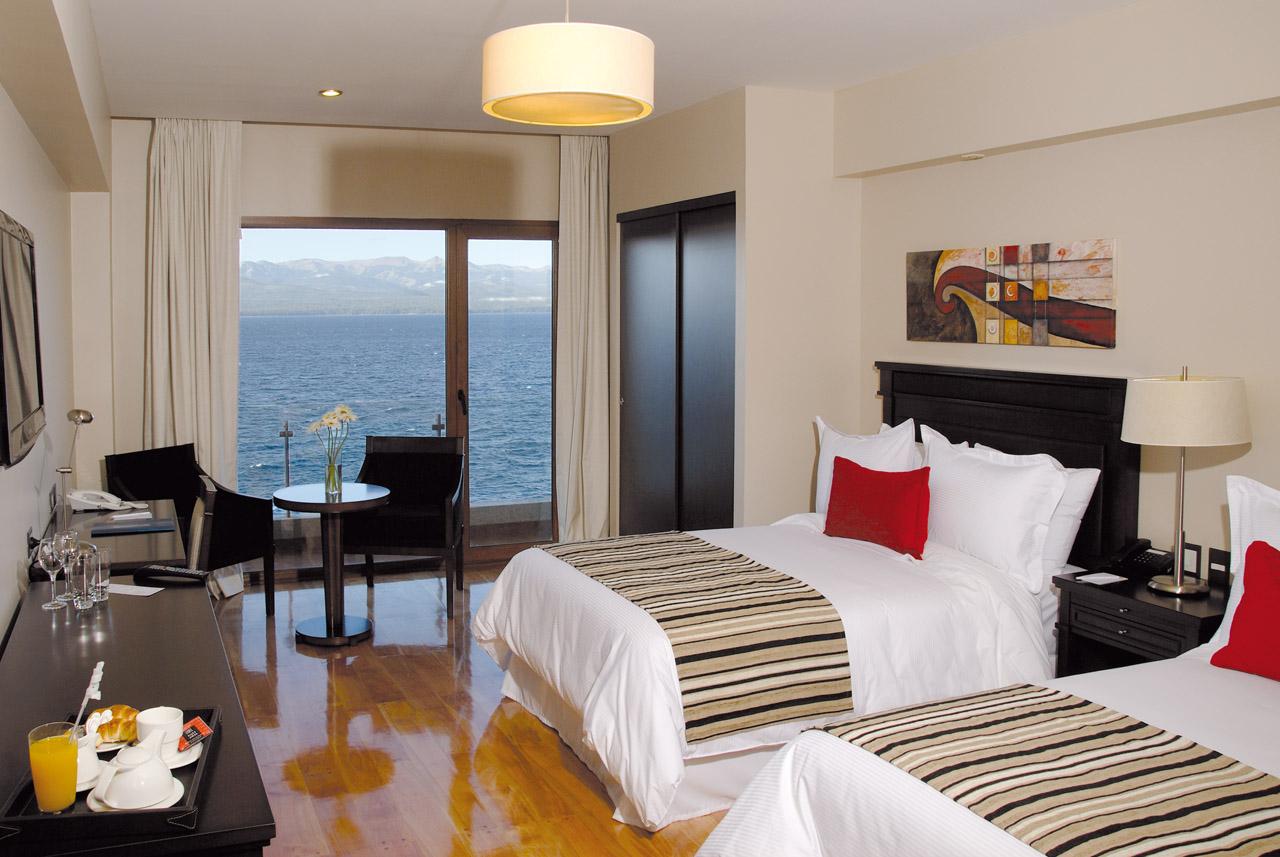 Alma Del Lago Suites & Spa Bariloche Buitenkant foto A room at the hotel