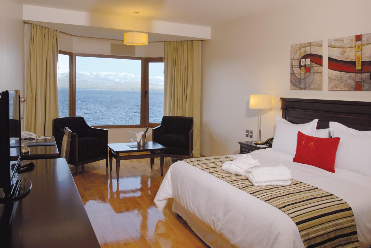 Alma Del Lago Suites & Spa Bariloche Buitenkant foto A room at the hotel