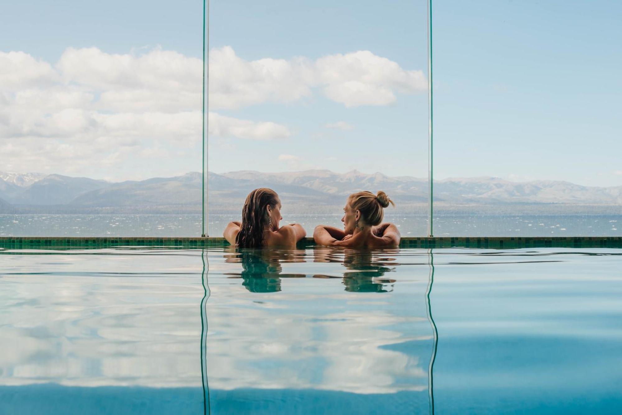 Alma Del Lago Suites & Spa Bariloche Buitenkant foto Infinity pool