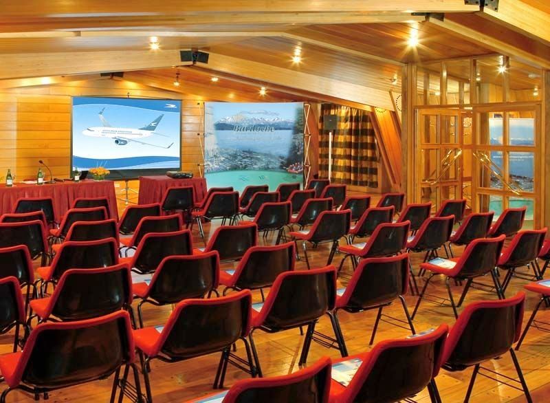 Alma Del Lago Suites & Spa Bariloche Buitenkant foto The interior of the conference centre