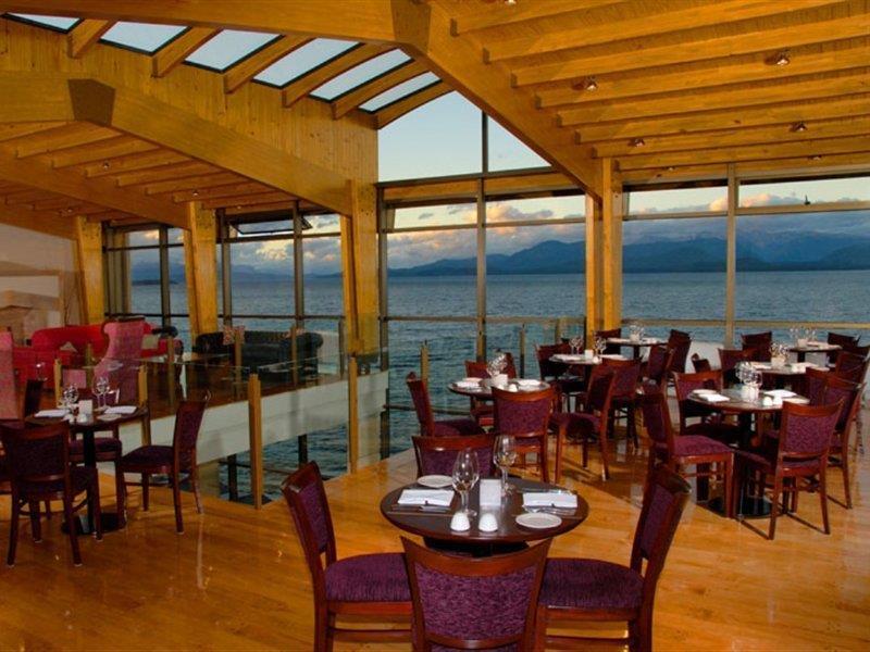 Alma Del Lago Suites & Spa Bariloche Buitenkant foto The restaurant at the Hotel