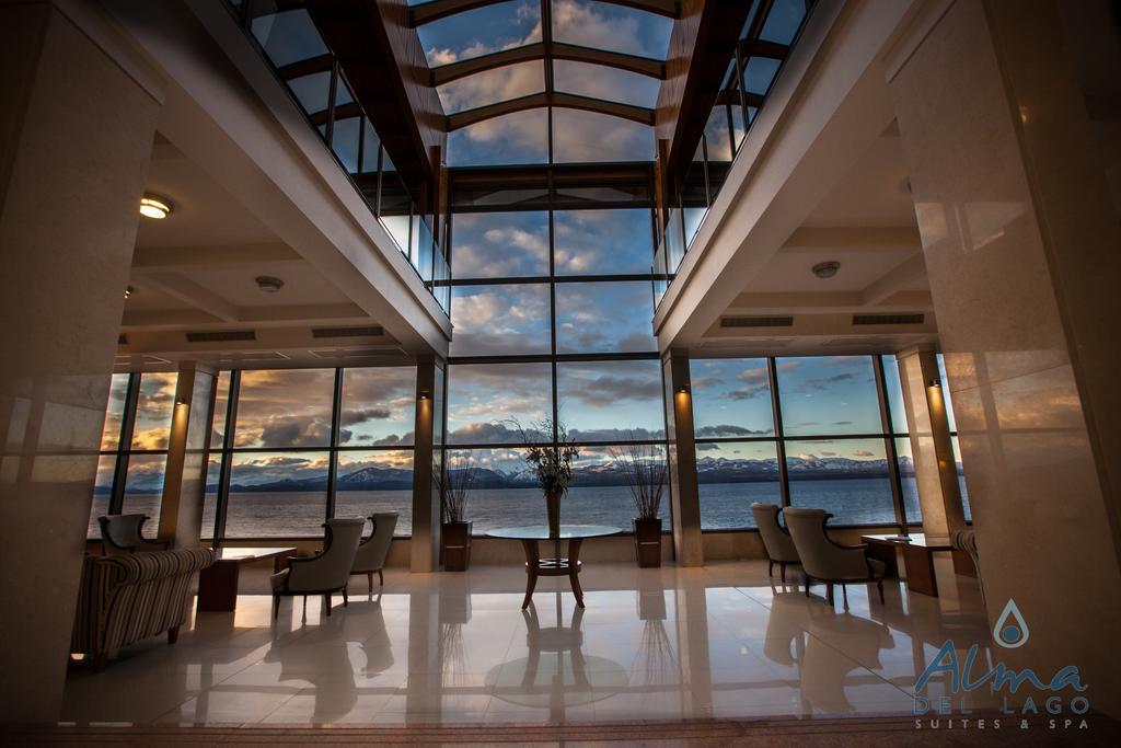 Alma Del Lago Suites & Spa Bariloche Buitenkant foto Interior of the hotel