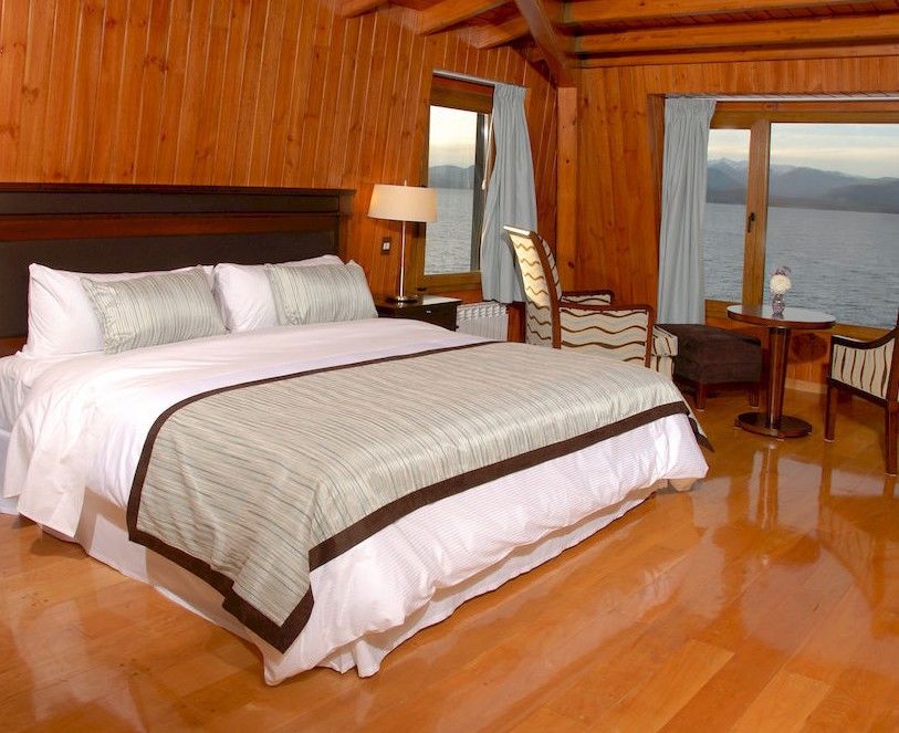 Alma Del Lago Suites & Spa Bariloche Buitenkant foto A bedroom in the hotel