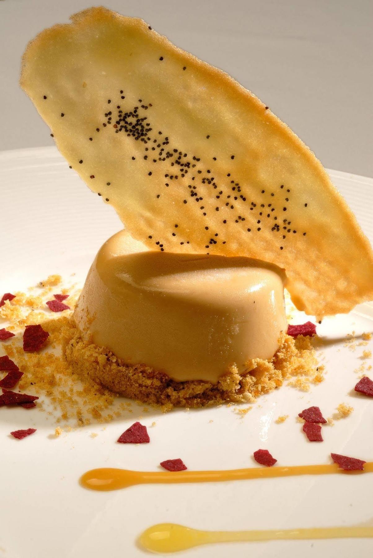 Alma Del Lago Suites & Spa Bariloche Buitenkant foto A semifreddo dessert