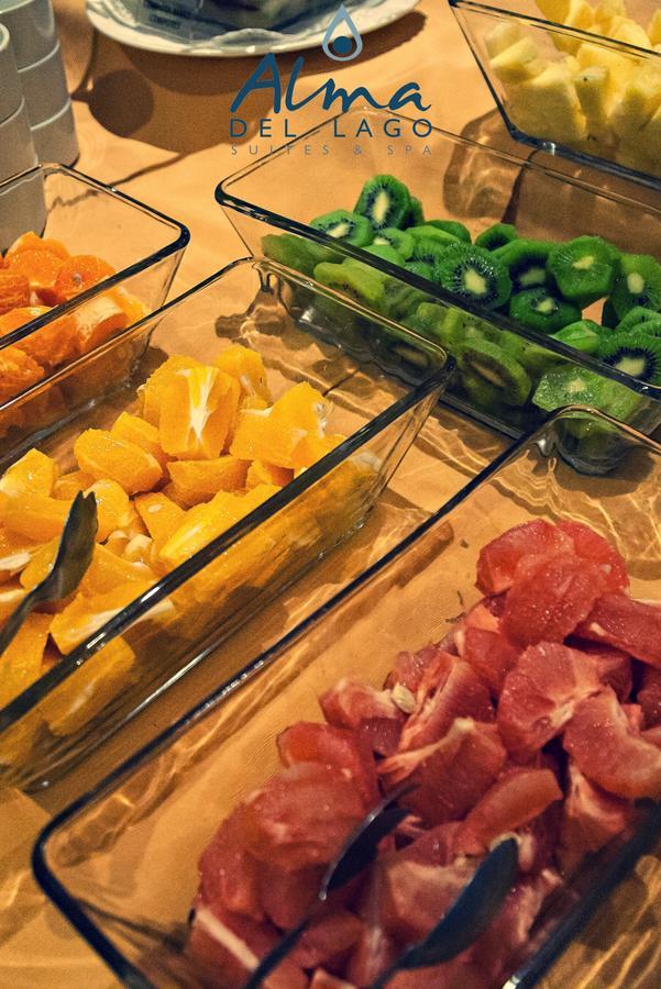 Alma Del Lago Suites & Spa Bariloche Buitenkant foto Fruit salad